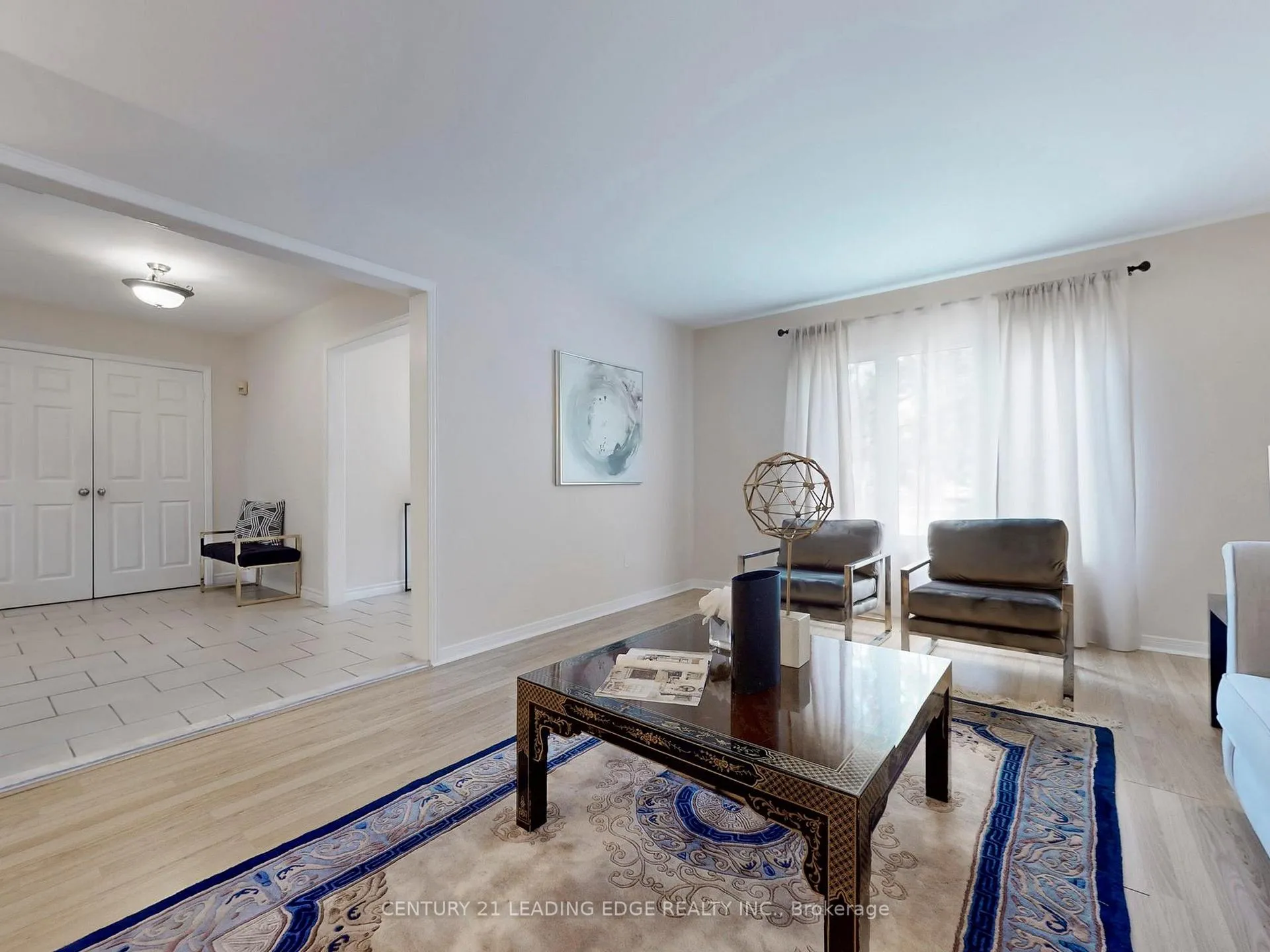 Photo 5 of 547 Village Parkway, Markham, Unionville — HOMEH