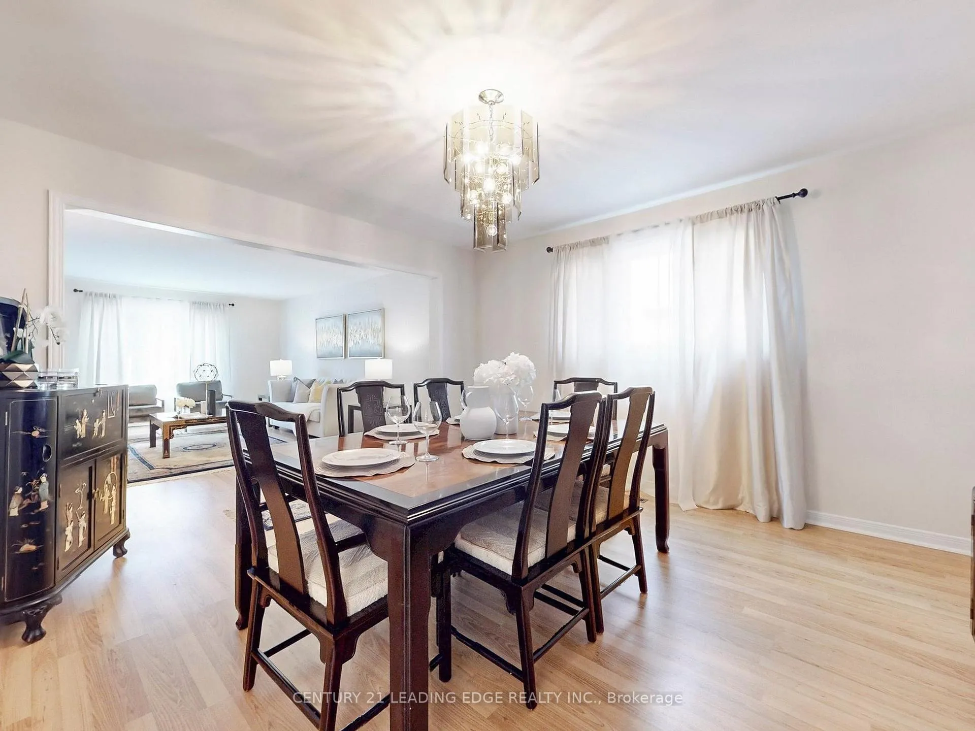 Photo 9 of 547 Village Parkway, Markham, Unionville — HOMEH