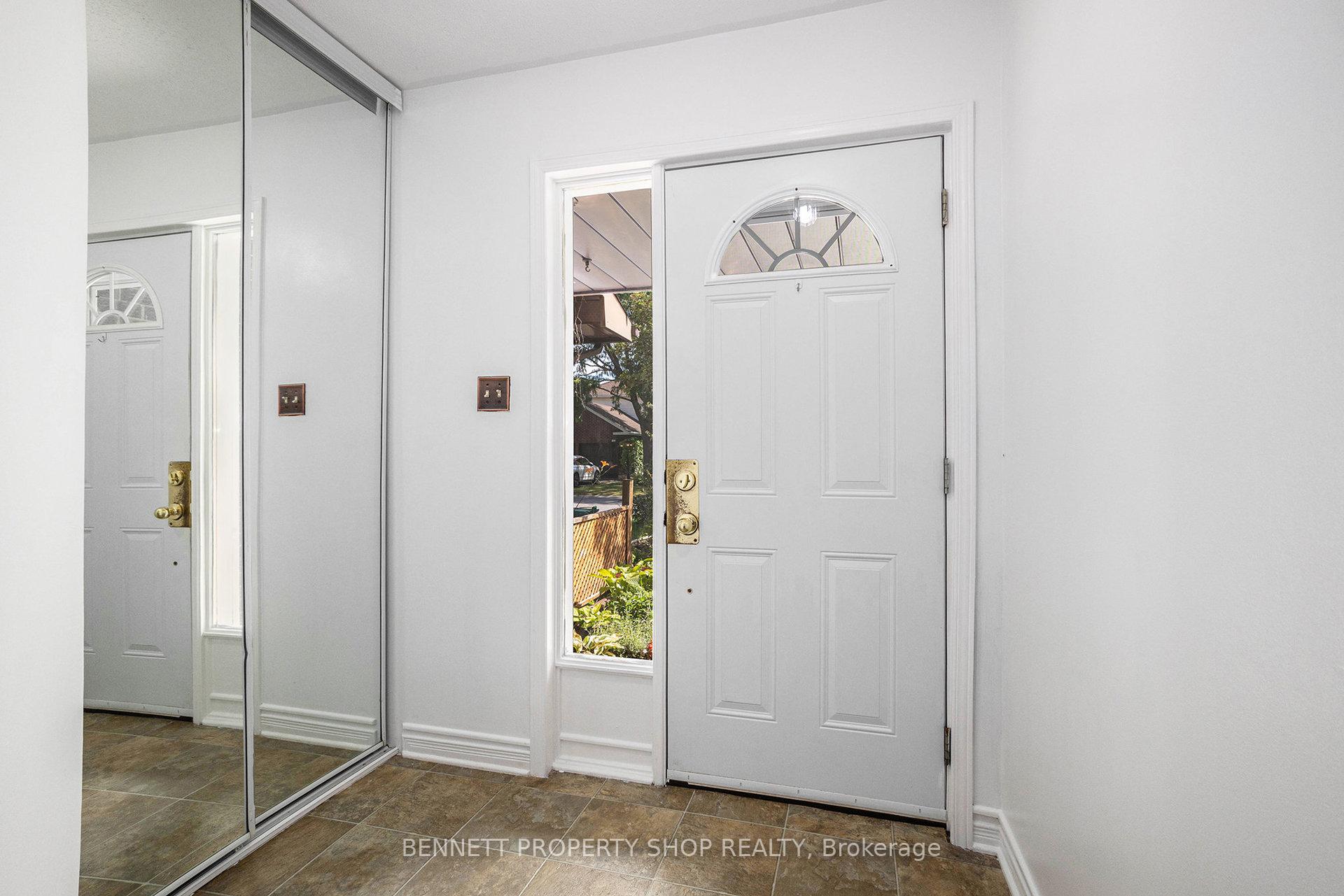 Photo 4 of 64 Shearer Crescent, Ottawa, Kanata - Katimavik — HOMEH