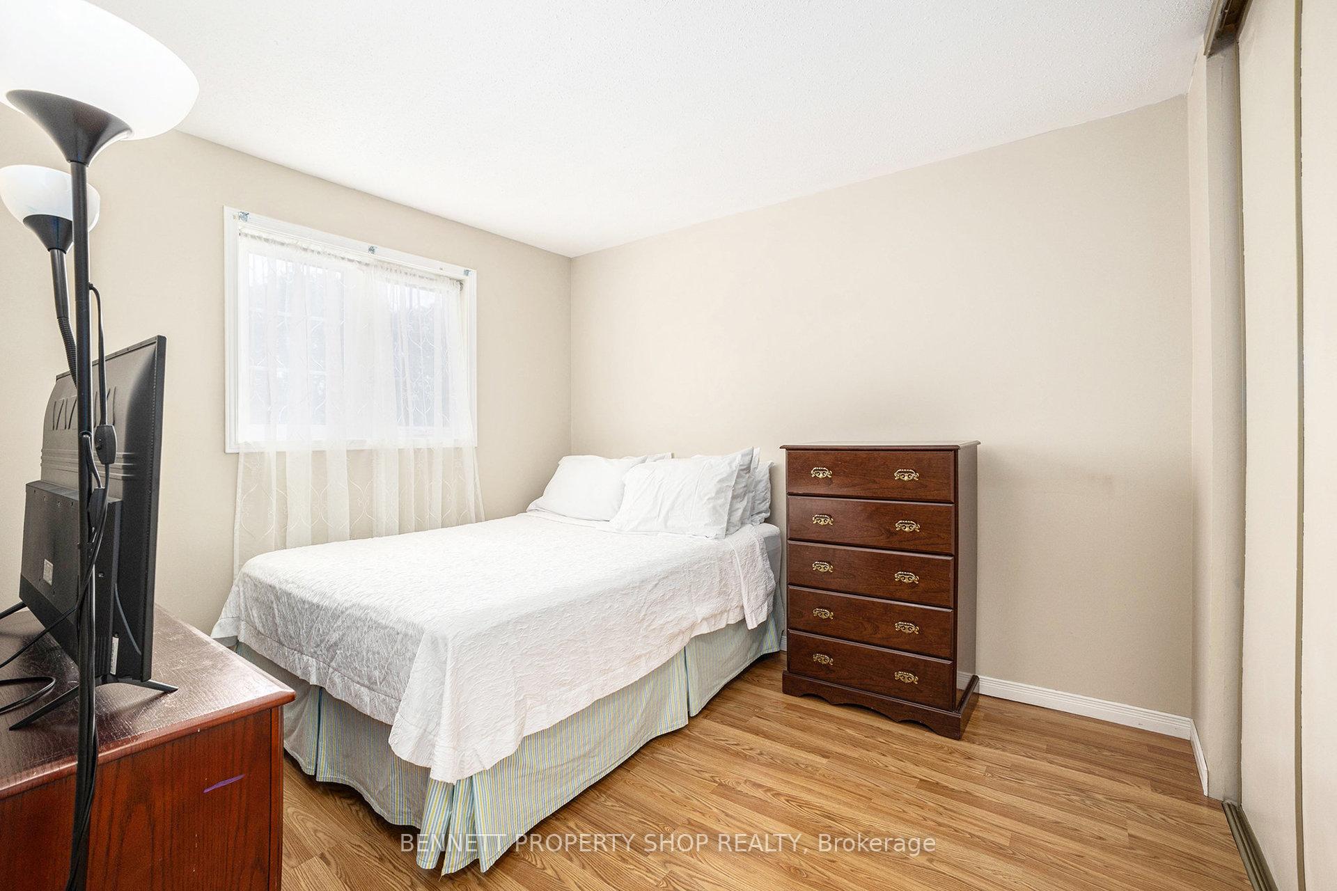 Photo 19 of 64 Shearer Crescent, Ottawa, Kanata - Katimavik — HOMEH