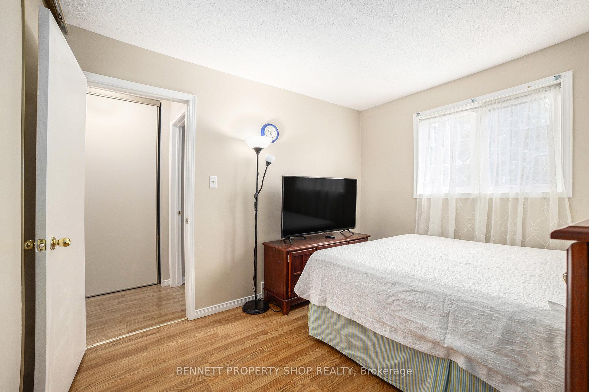 Photo 20 of 64 Shearer Crescent, Ottawa, Kanata - Katimavik — HOMEH