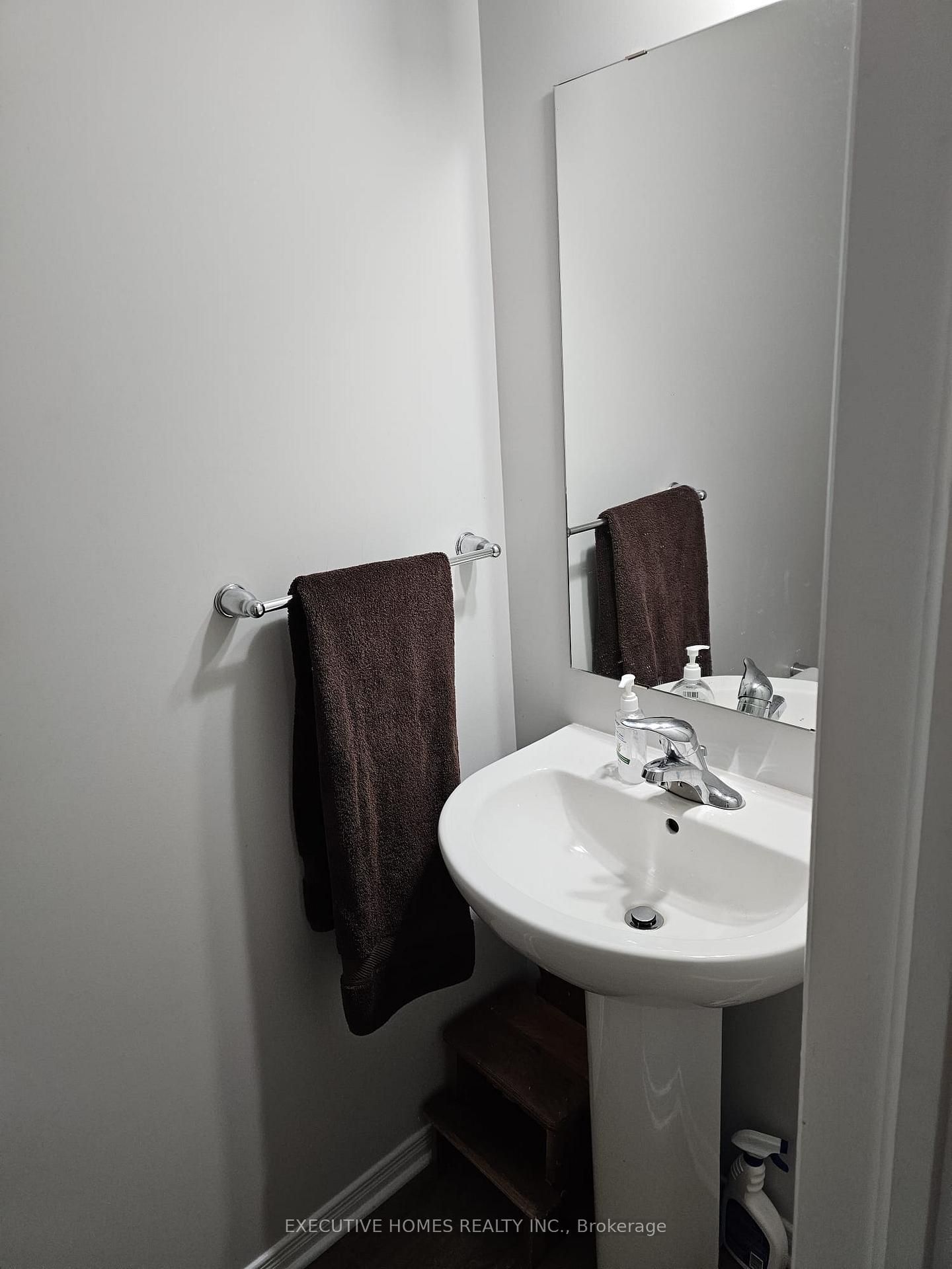 Photo 12 of 417 Cope Road, Ottawa, Kanata - Emerald Meadows/Trailwest — HOMEH