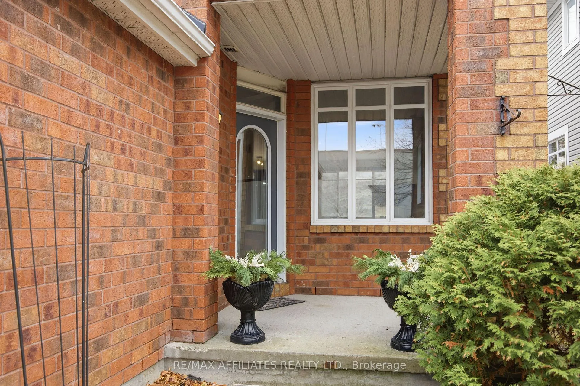 Photo 2 of 137 Hearst Way, Ottawa, Kanata - Katimavik — HOMEH