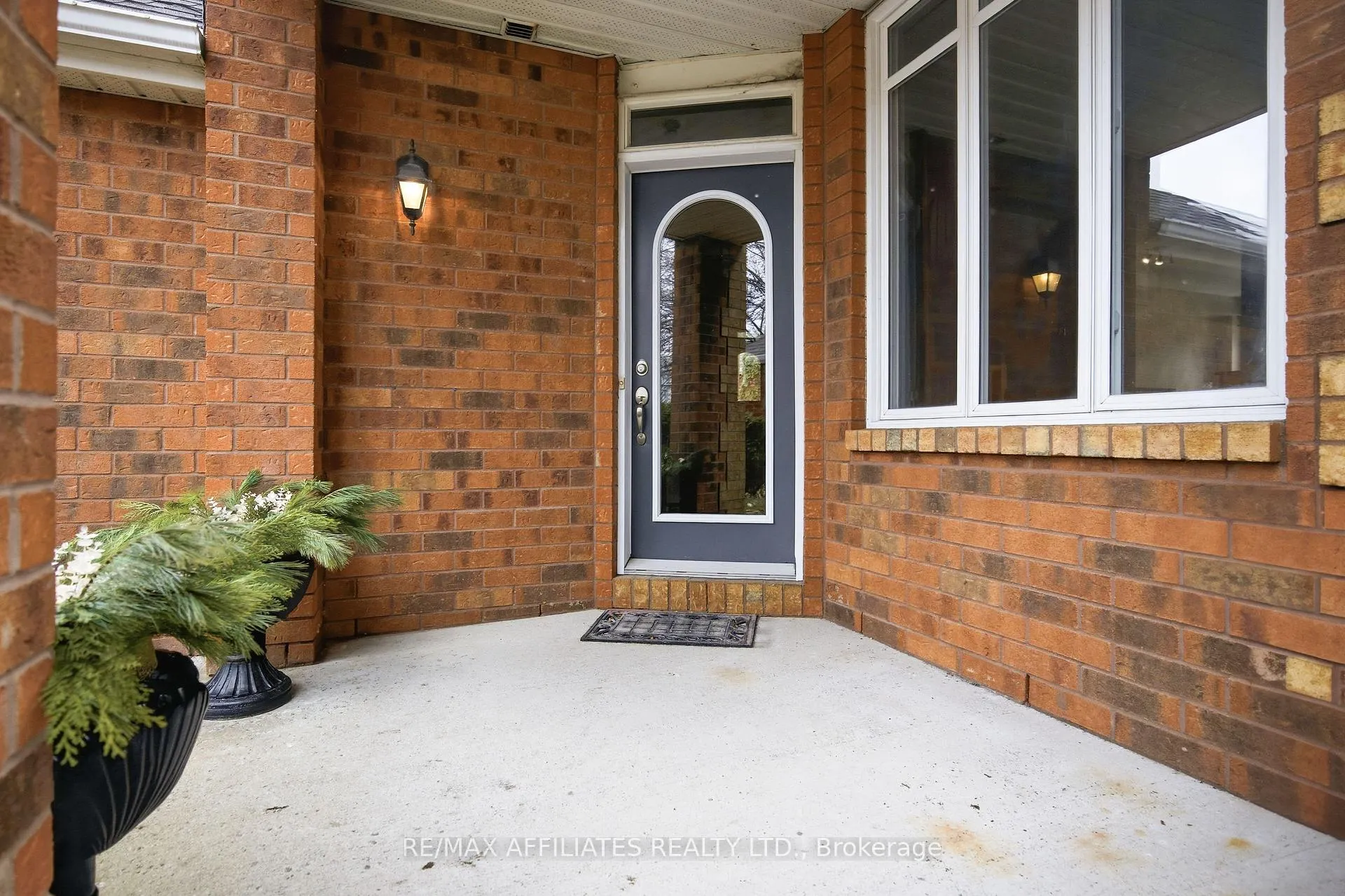 Photo 3 of 137 Hearst Way, Ottawa, Kanata - Katimavik — HOMEH