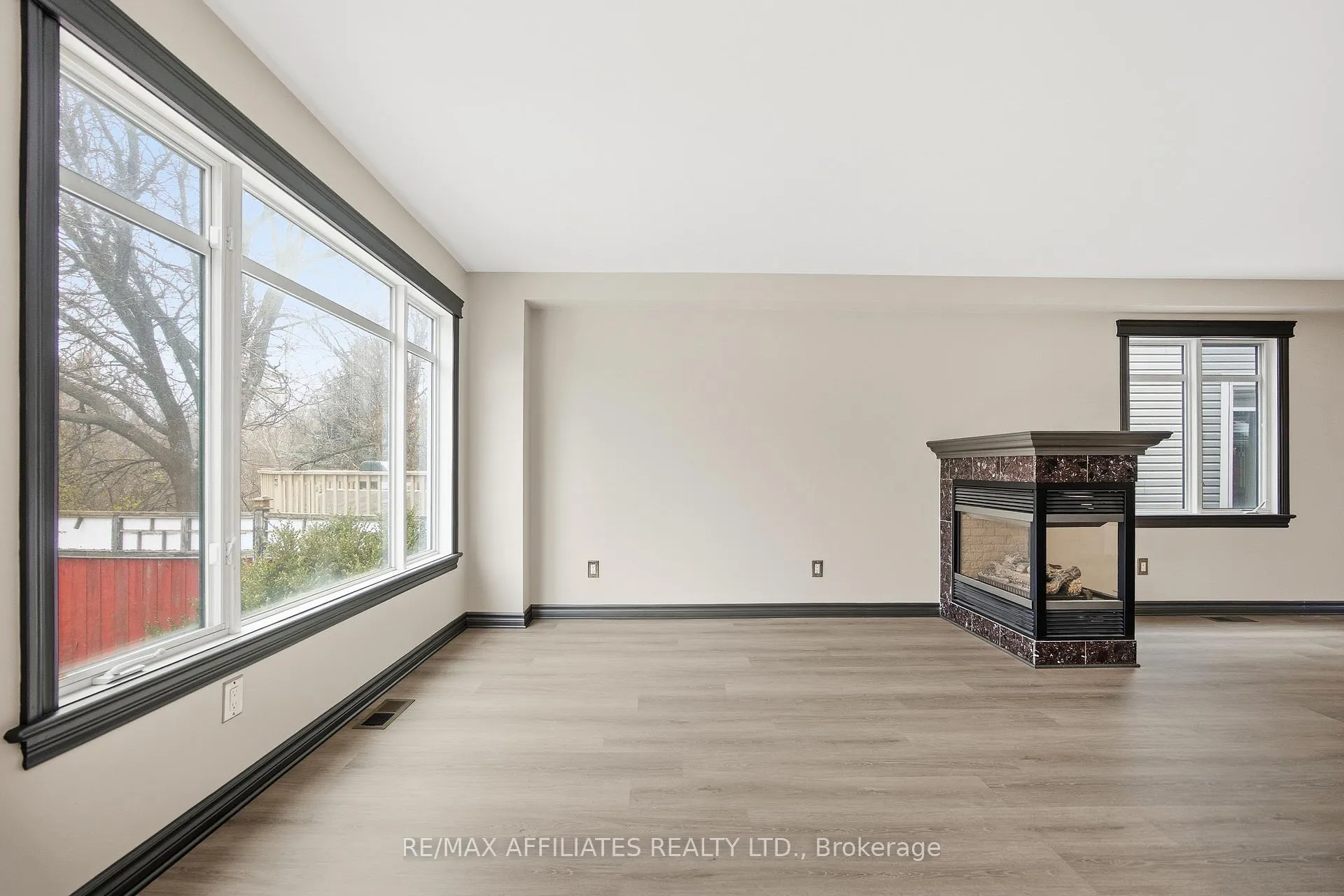 Photo 12 of 137 Hearst Way, Ottawa, Kanata - Katimavik — HOMEH