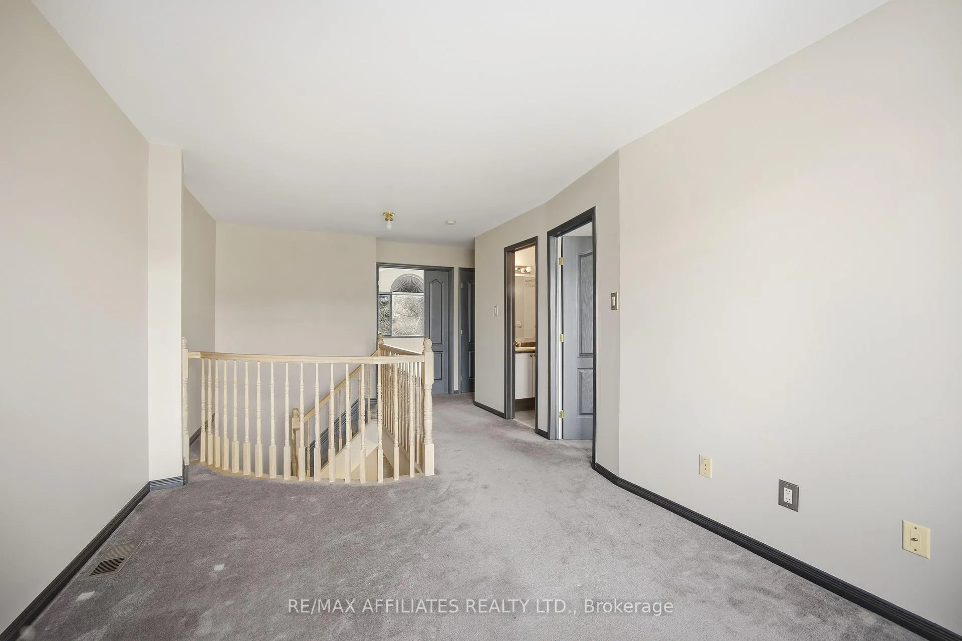 Photo 17 of 137 Hearst Way, Ottawa, Kanata - Katimavik — HOMEH