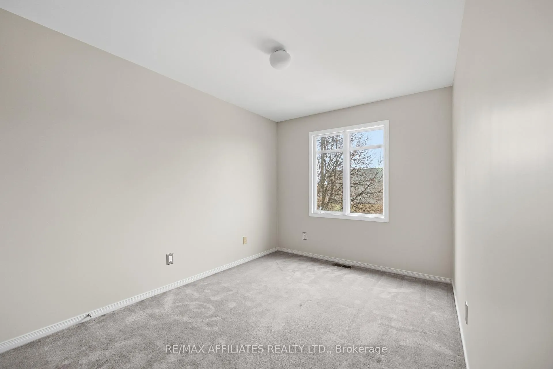 Photo 18 of 137 Hearst Way, Ottawa, Kanata - Katimavik — HOMEH