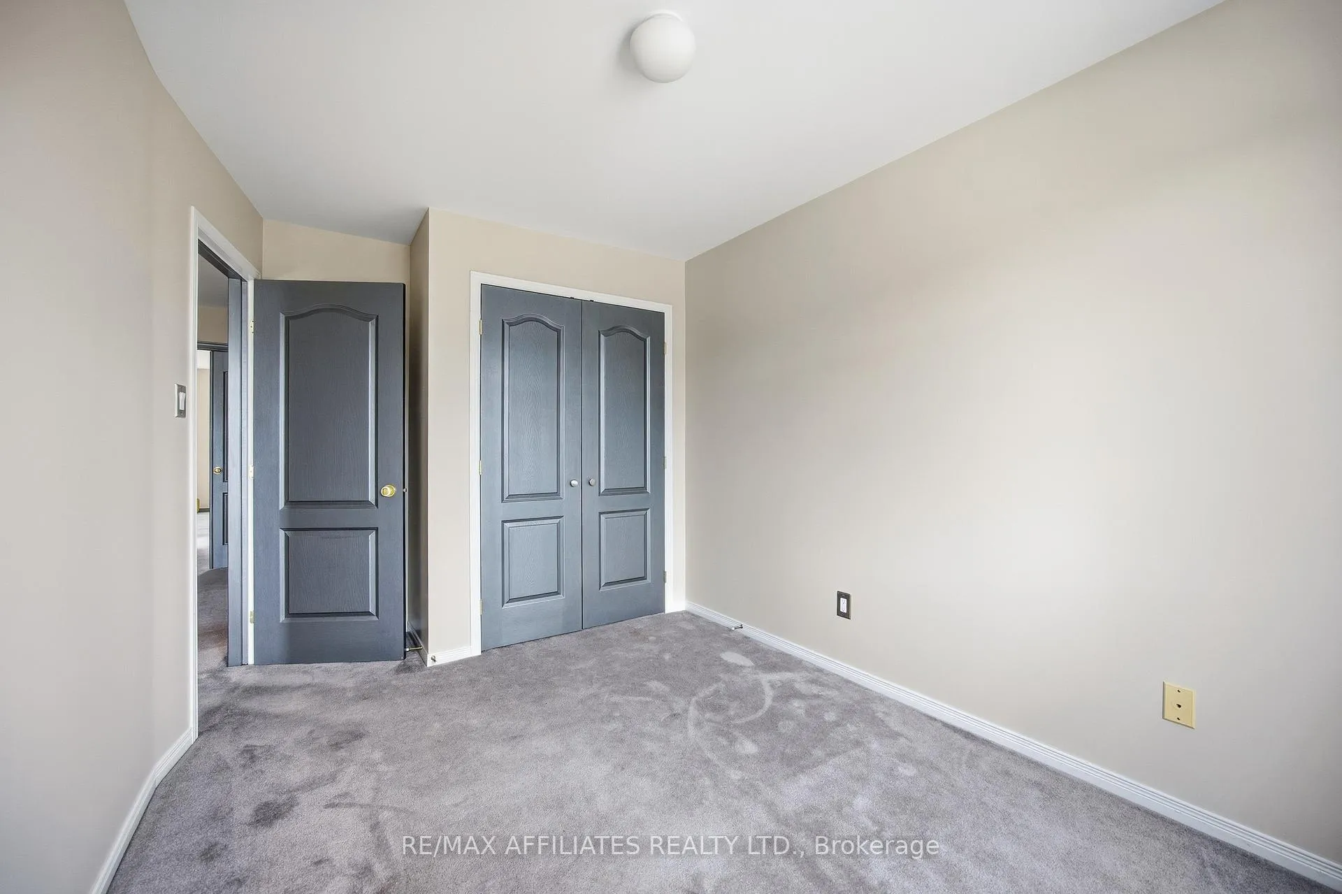 Photo 19 of 137 Hearst Way, Ottawa, Kanata - Katimavik — HOMEH