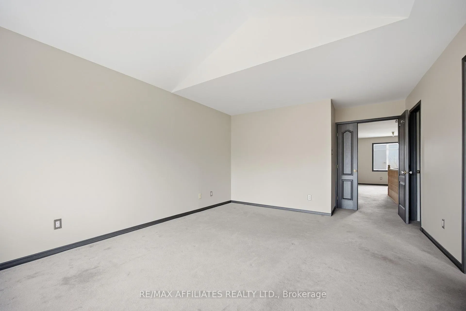 Photo 23 of 137 Hearst Way, Ottawa, Kanata - Katimavik — HOMEH