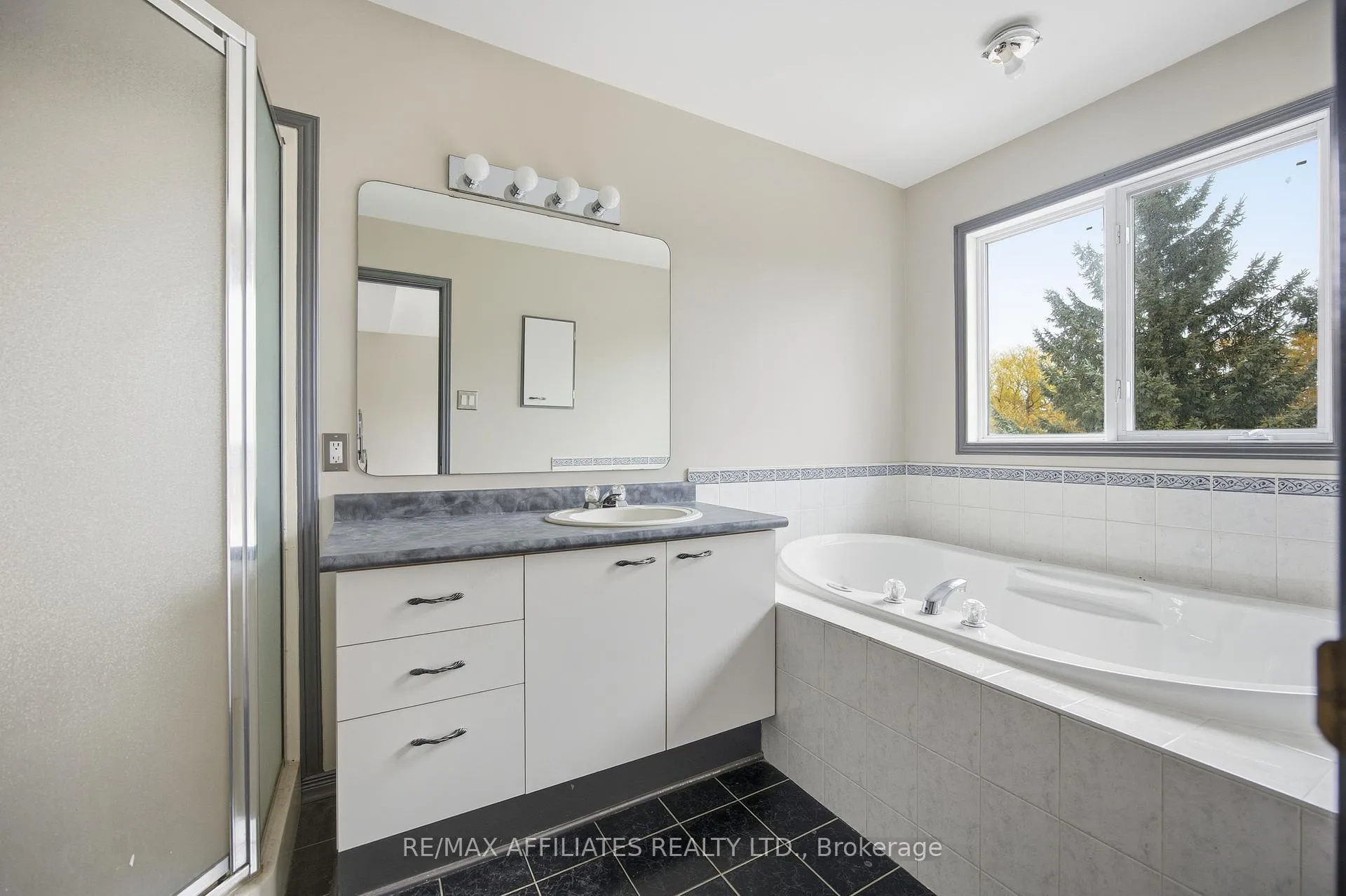 Photo 24 of 137 Hearst Way, Ottawa, Kanata - Katimavik — HOMEH