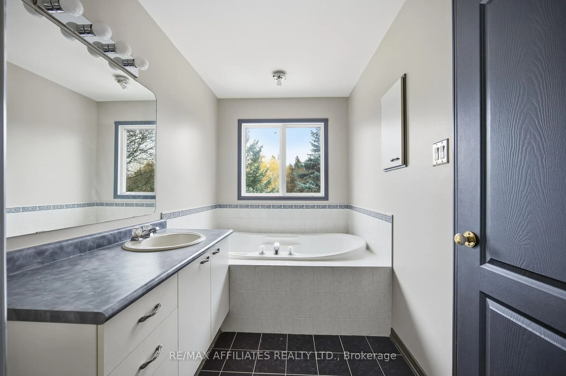 Photo 26 of 137 Hearst Way, Ottawa, Kanata - Katimavik — HOMEH