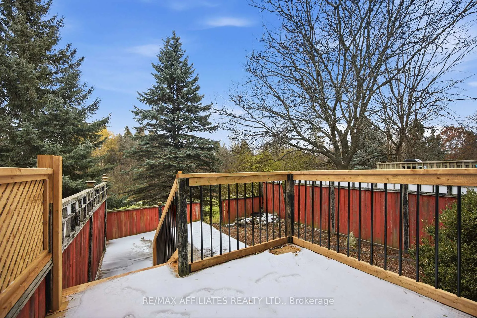 Photo 33 of 137 Hearst Way, Ottawa, Kanata - Katimavik — HOMEH