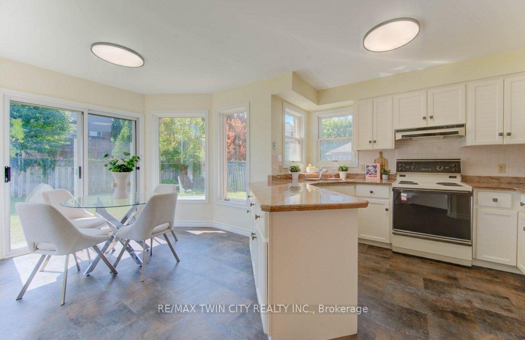 Photo 17 of 53 Lynnvalley Crescent, Kitchener — HOMEH
