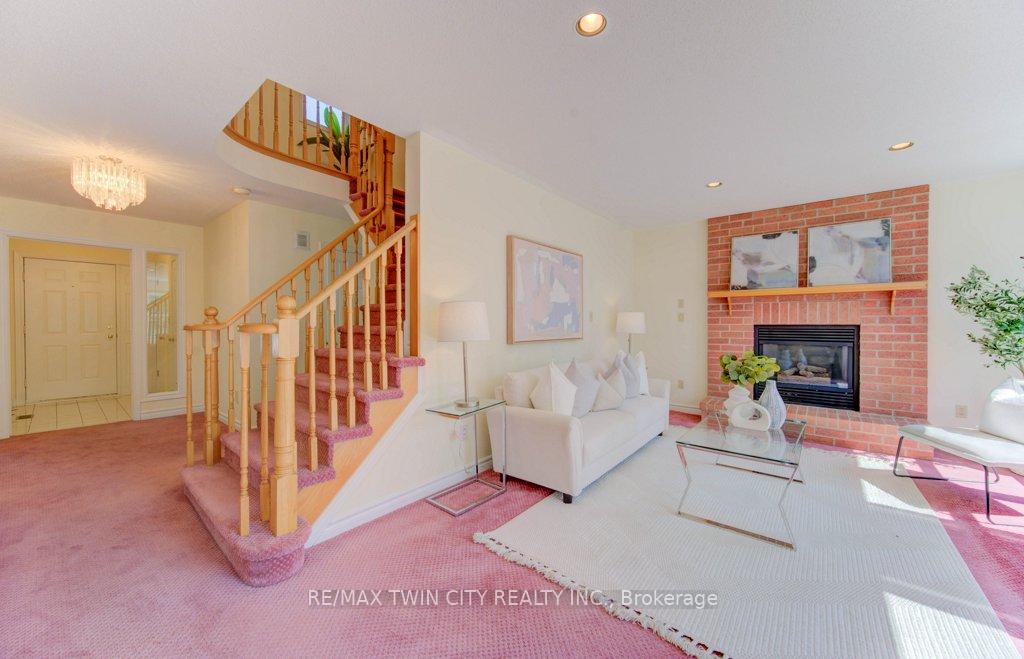 Photo 19 of 53 Lynnvalley Crescent, Kitchener — HOMEH