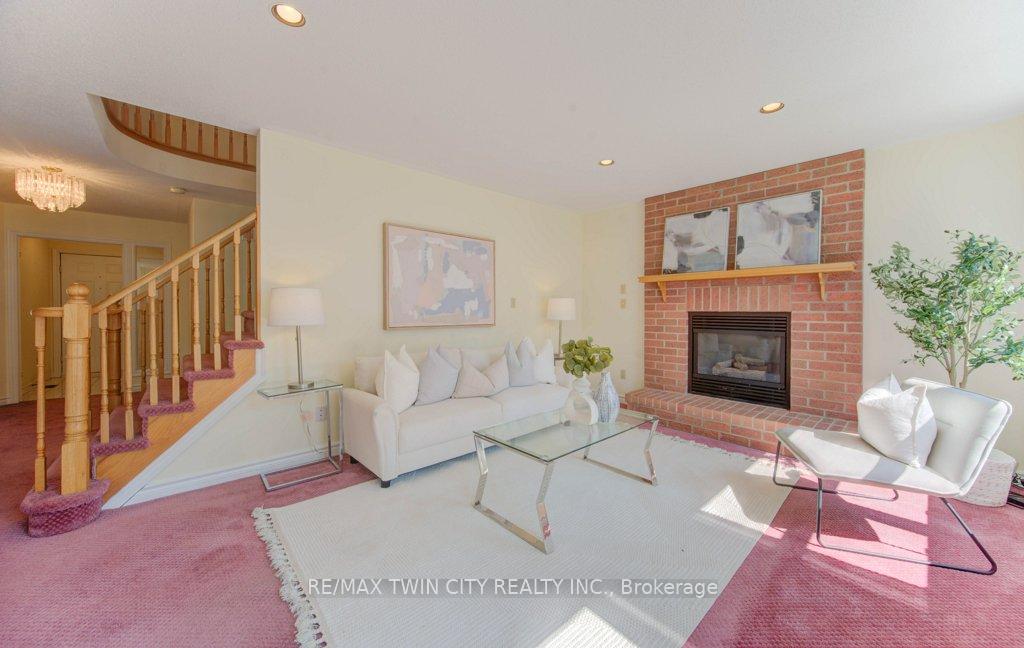 Photo 21 of 53 Lynnvalley Crescent, Kitchener — HOMEH