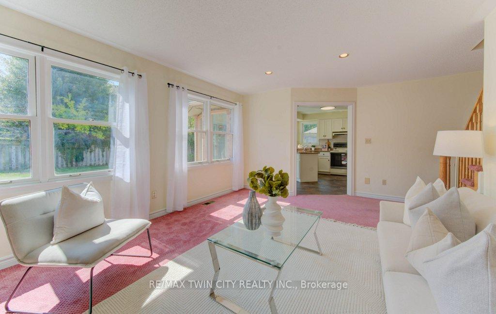 Photo 22 of 53 Lynnvalley Crescent, Kitchener — HOMEH