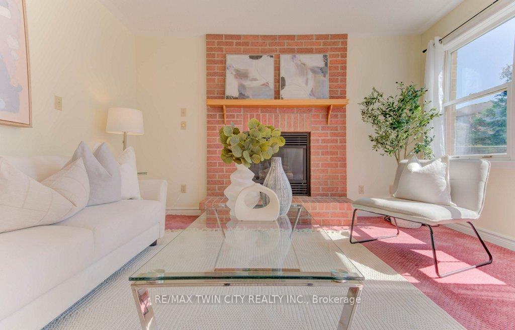 Photo 23 of 53 Lynnvalley Crescent, Kitchener — HOMEH