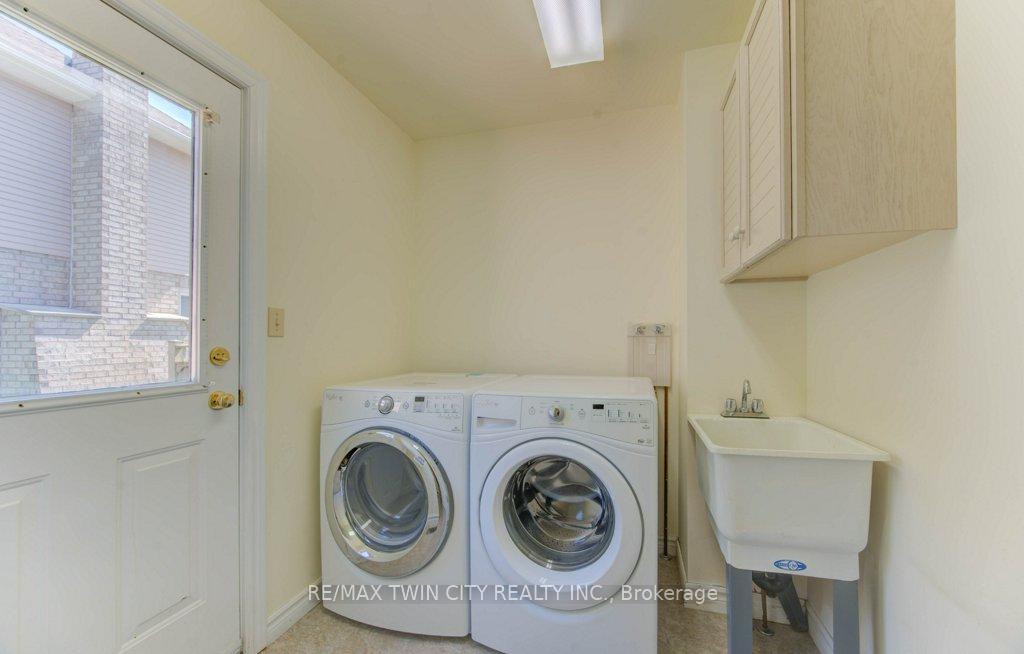 Photo 25 of 53 Lynnvalley Crescent, Kitchener — HOMEH
