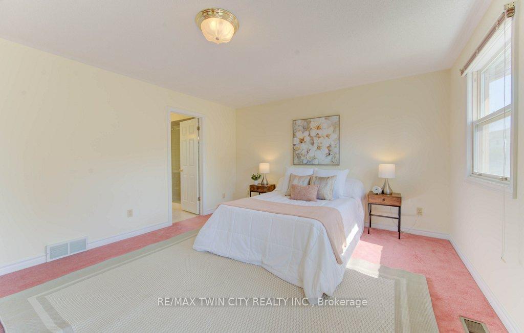 Photo 30 of 53 Lynnvalley Crescent, Kitchener — HOMEH