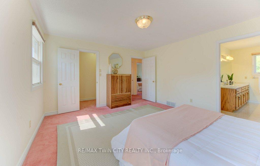 Photo 31 of 53 Lynnvalley Crescent, Kitchener — HOMEH