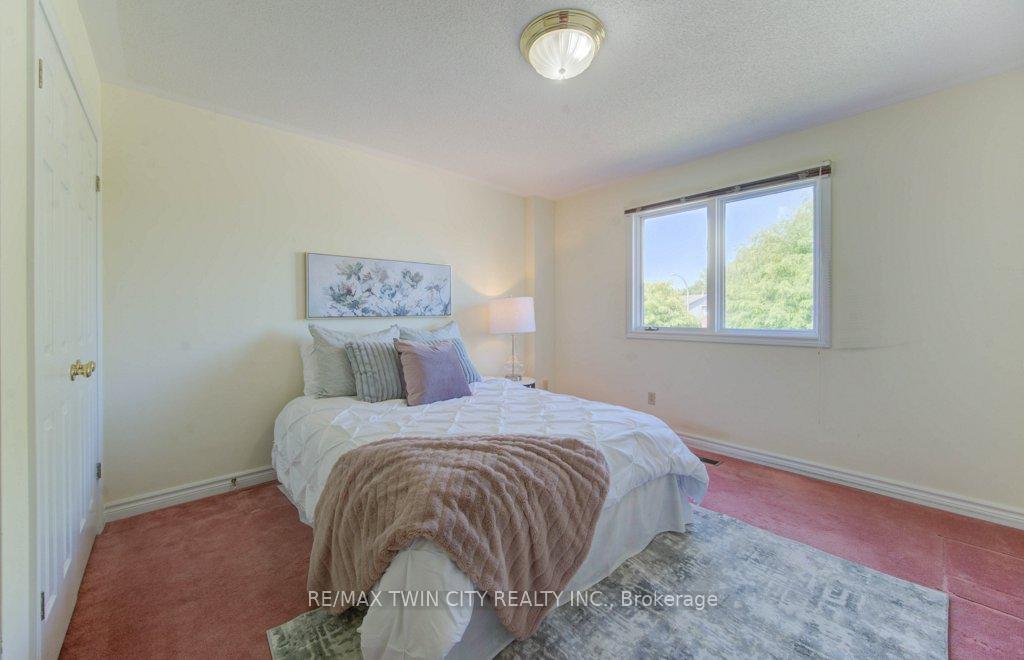 Photo 33 of 53 Lynnvalley Crescent, Kitchener — HOMEH