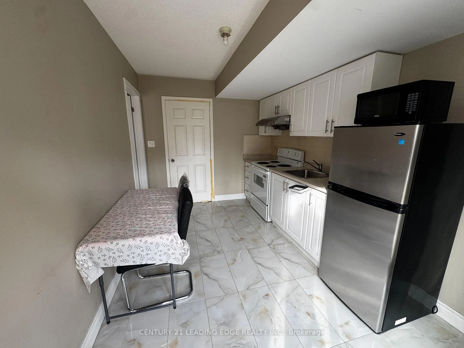 Photo 2 of Unit First Floor, 13 Prince William Drive, Markham, Village Green-South Unionville — HOMEH