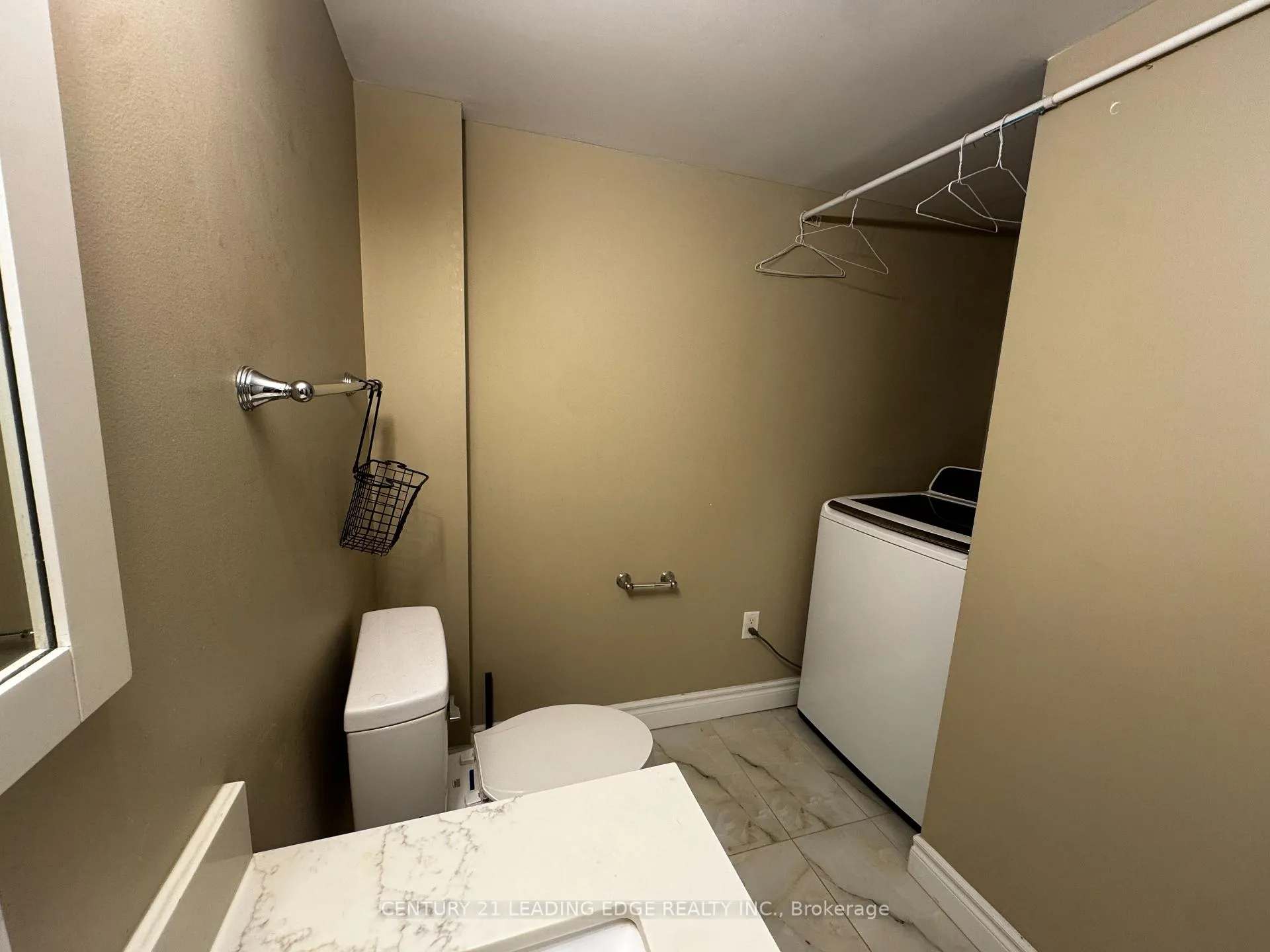 Photo 6 of Unit First Floor, 13 Prince William Drive, Markham, Village Green-South Unionville — HOMEH