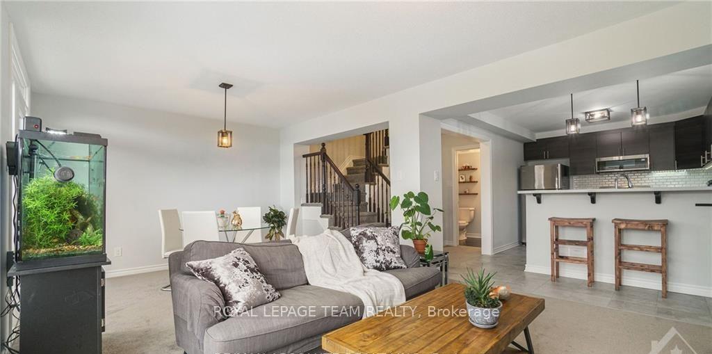 Photo 4 of 62 Feathertop Lane, Ottawa, Kanata - Emerald Meadows/Trailwest — HOMEH