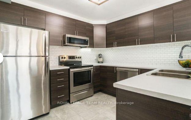 Photo 6 of 62 Feathertop Lane, Ottawa, Kanata - Emerald Meadows/Trailwest — HOMEH