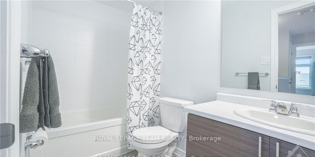 Photo 14 of 62 Feathertop Lane, Ottawa, Kanata - Emerald Meadows/Trailwest — HOMEH