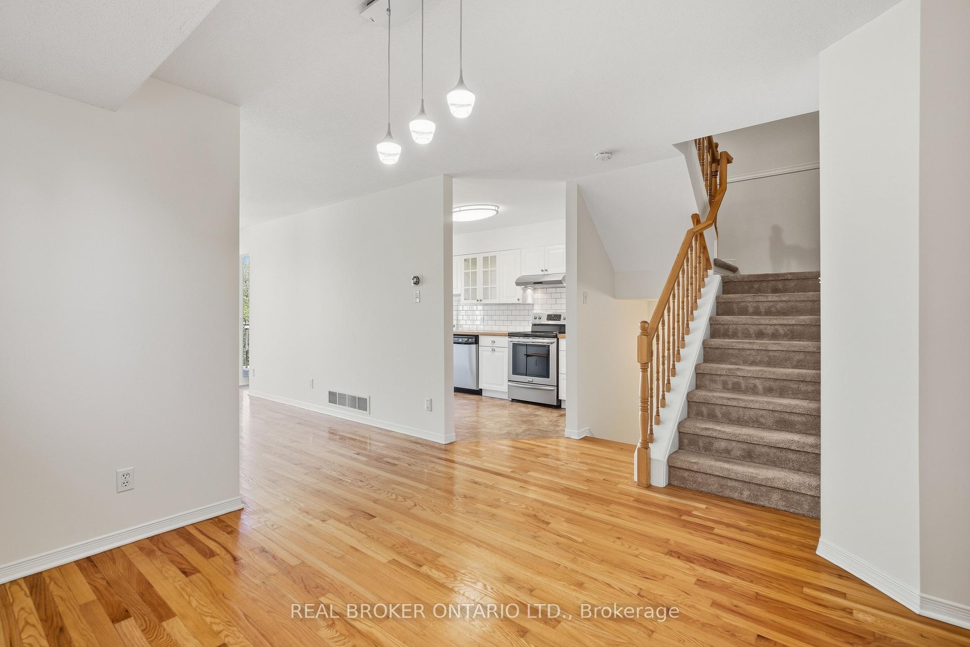Photo 7 of 73 Banchory Crescent, Ottawa, Kanata - Morgan's Grant/South March — HOMEH