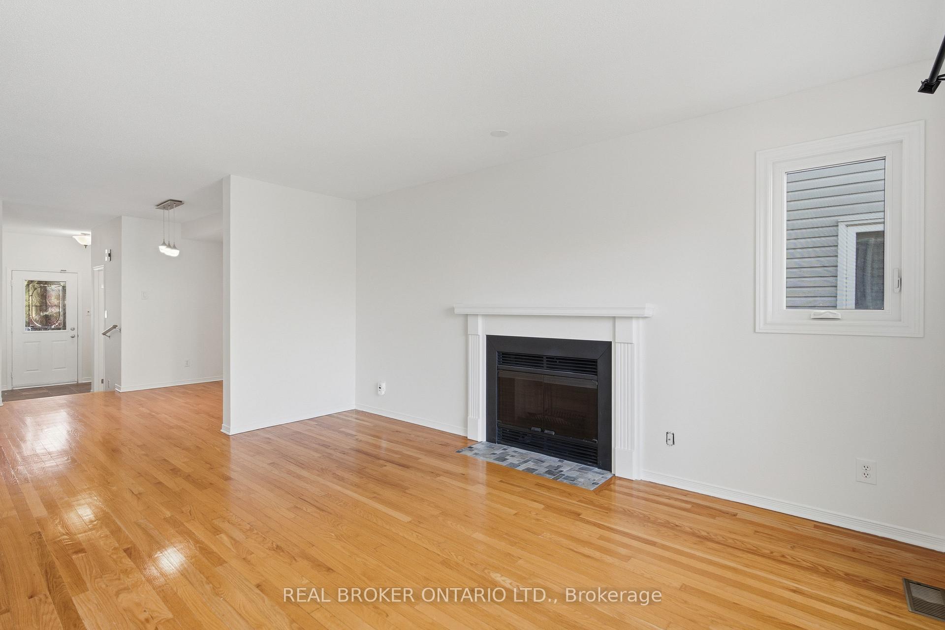 Photo 11 of 73 Banchory Crescent, Ottawa, Kanata - Morgan's Grant/South March — HOMEH