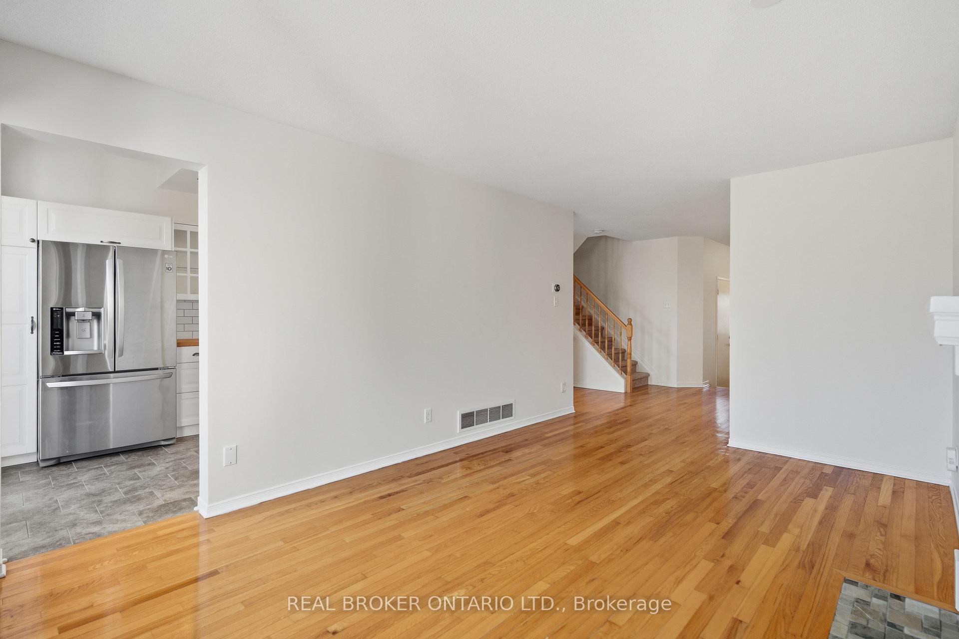 Photo 12 of 73 Banchory Crescent, Ottawa, Kanata - Morgan's Grant/South March — HOMEH