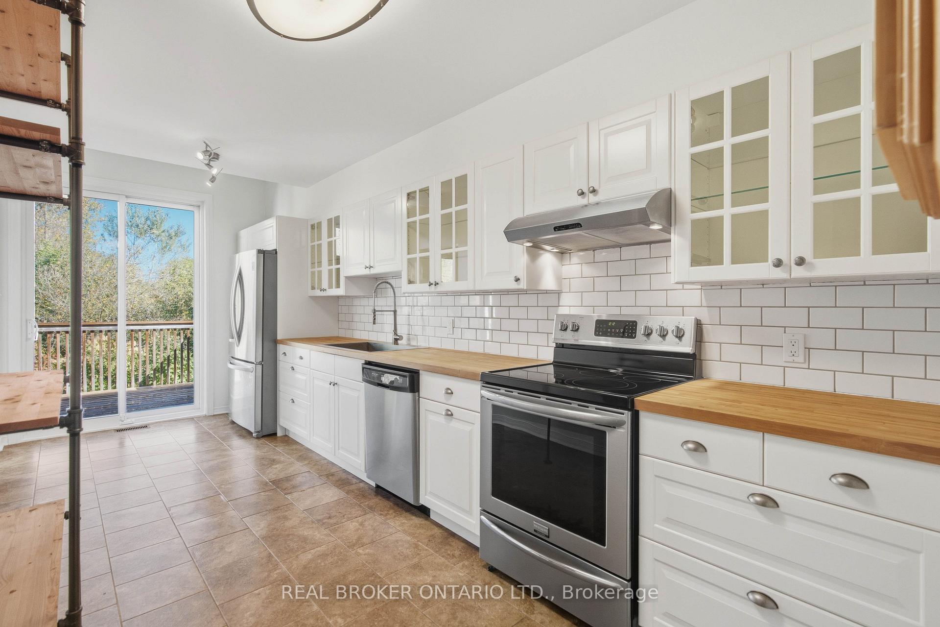 Photo 13 of 73 Banchory Crescent, Ottawa, Kanata - Morgan's Grant/South March — HOMEH