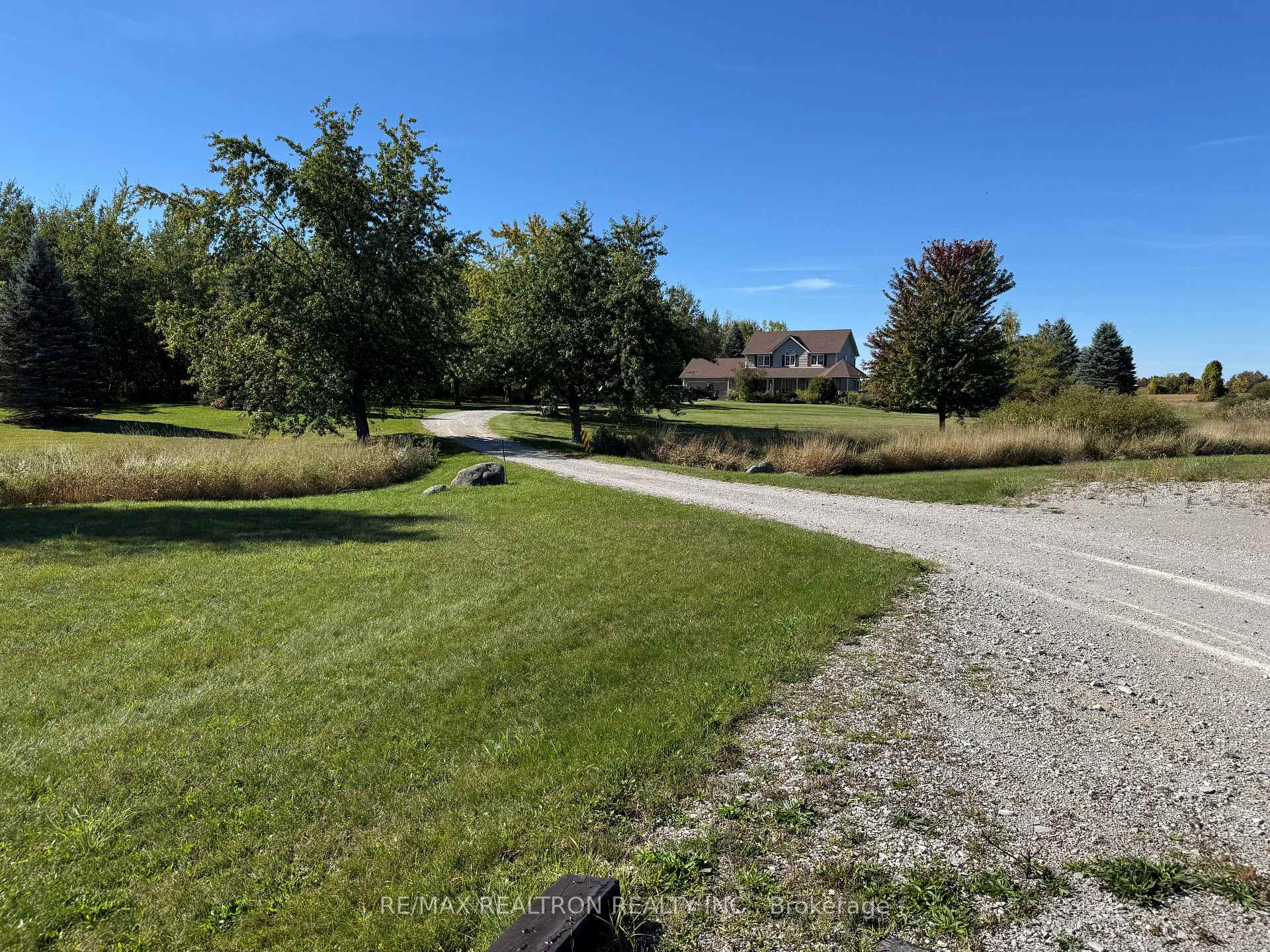 Photo 1 of 5096 Yonge Street, Innisfil, Rural Innisfil — HOMEH