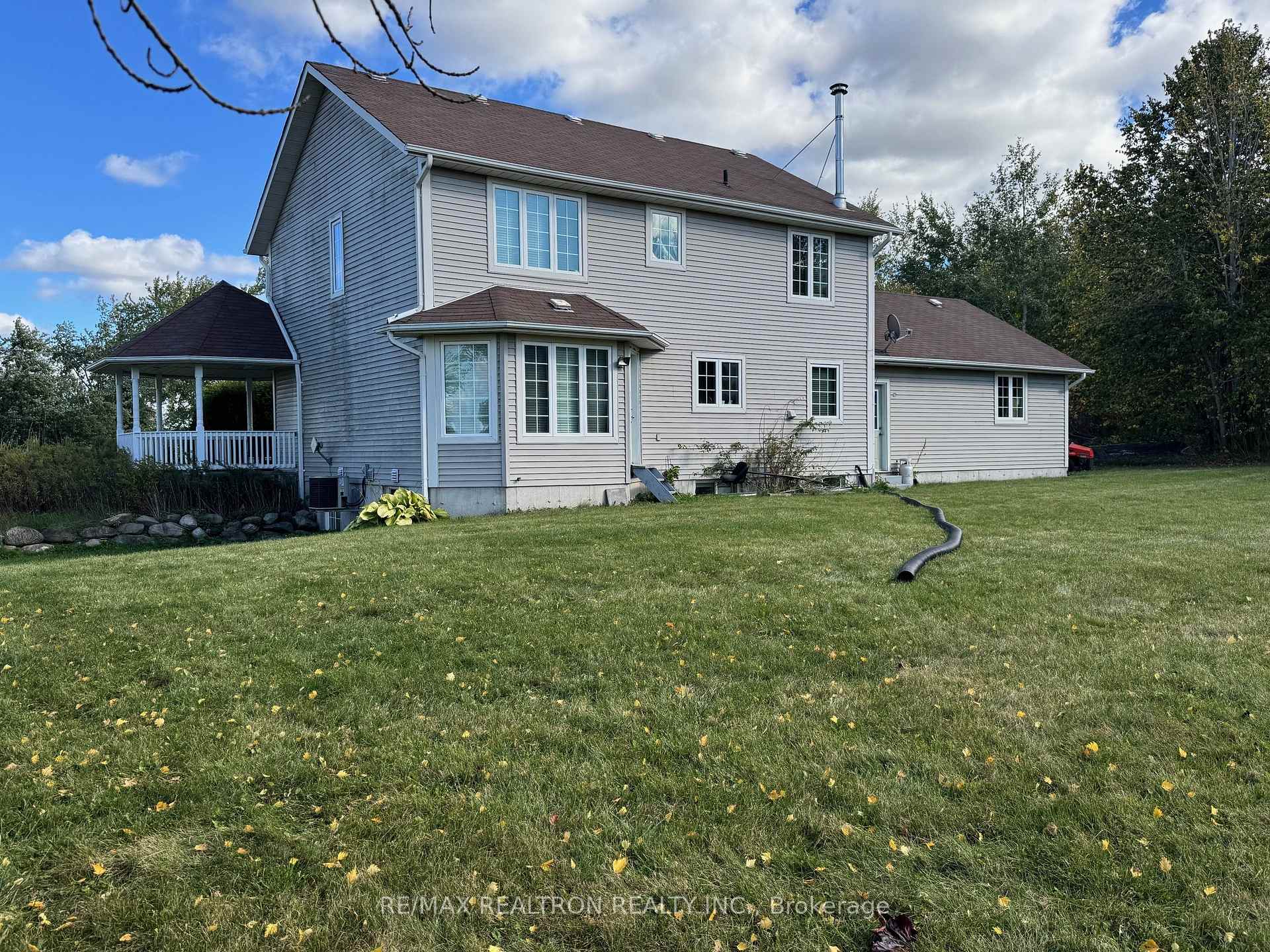 Photo 3 of 5096 Yonge Street, Innisfil, Rural Innisfil — HOMEH