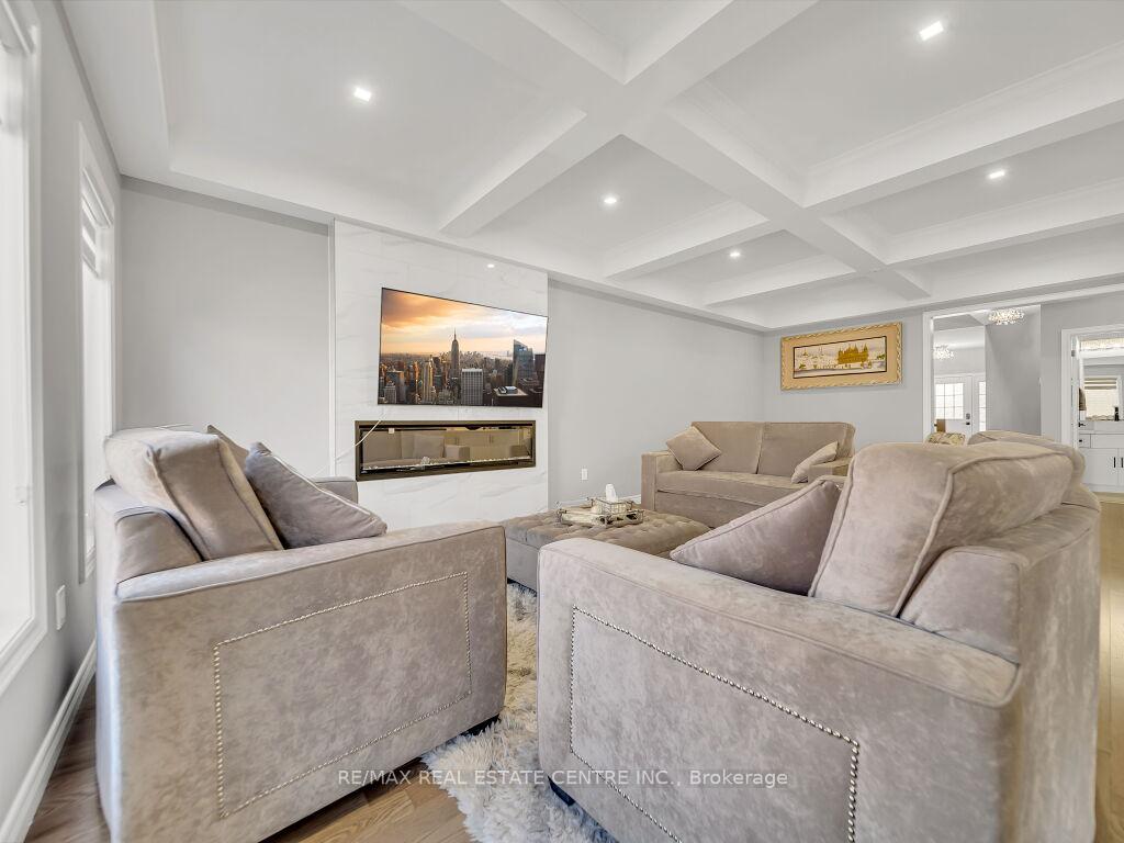 Photo 12 of 130 Tartan Avenue, Kitchener — HOMEH