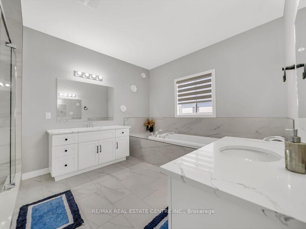 Photo 30 of 130 Tartan Avenue, Kitchener — HOMEH