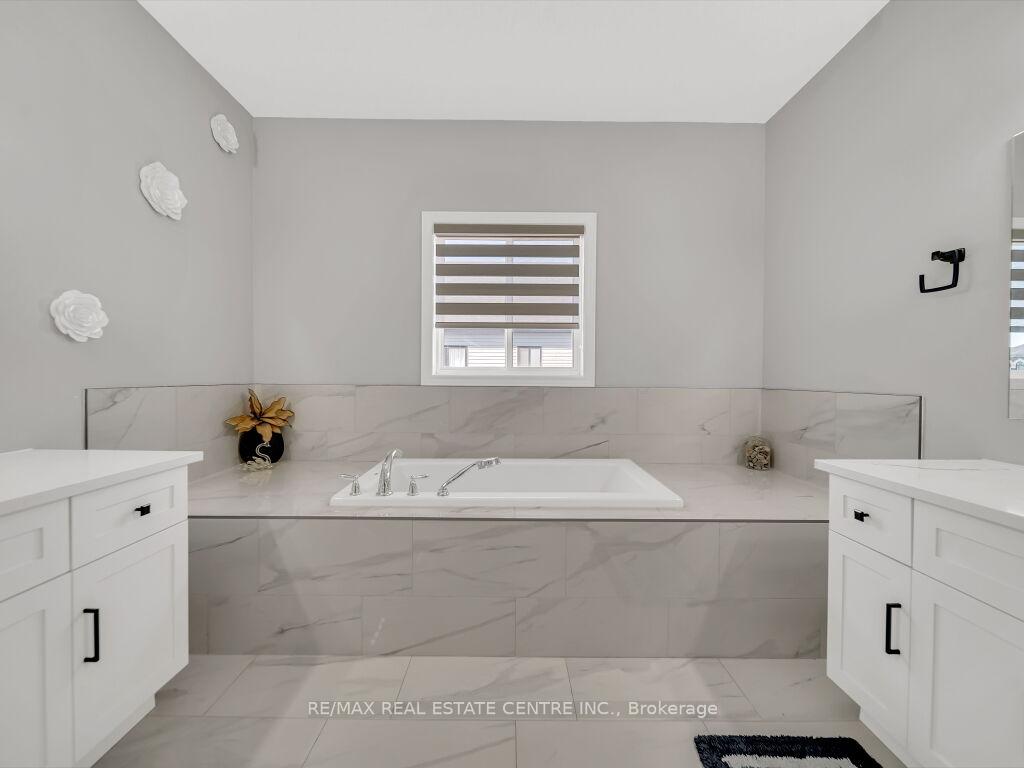 Photo 32 of 130 Tartan Avenue, Kitchener — HOMEH