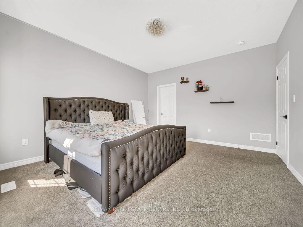 Photo 40 of 130 Tartan Avenue, Kitchener — HOMEH
