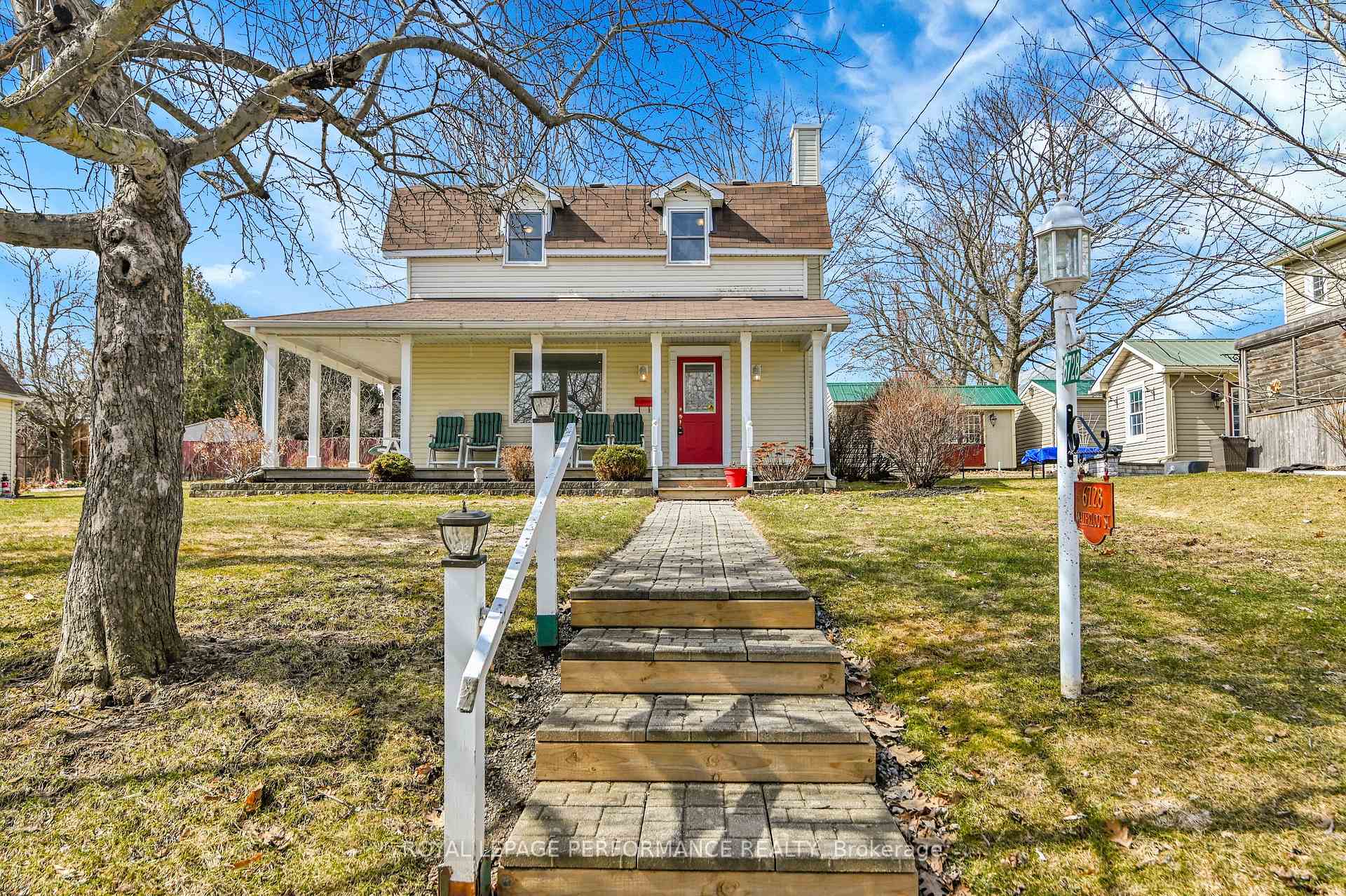Photo 2 of 6728 Waterloo Street, Ottawa, Kars — HOMEH