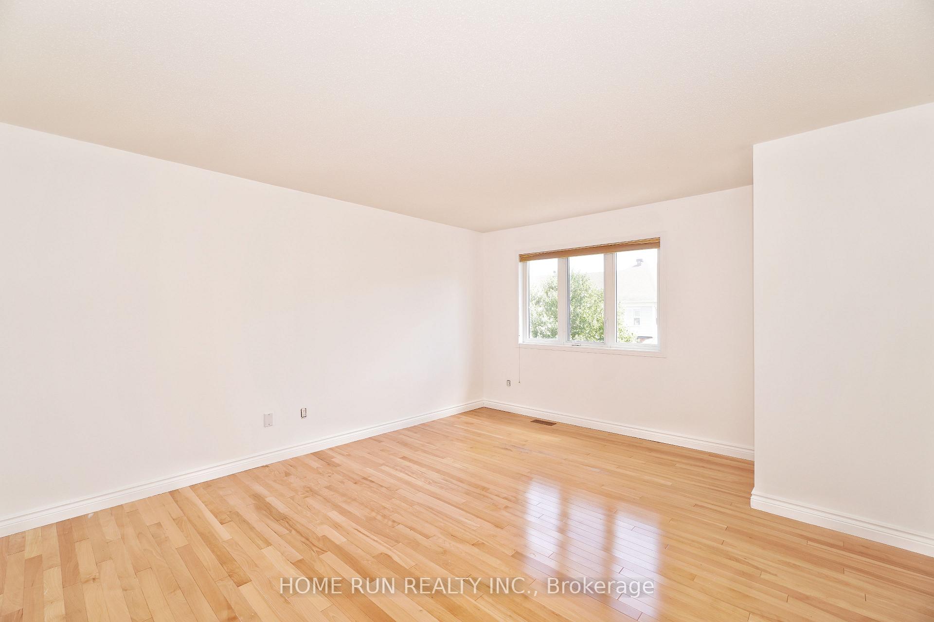 Photo 24 of 45 Scampton Drive, Ottawa, Kanata - Morgan's Grant/South March — HOMEH