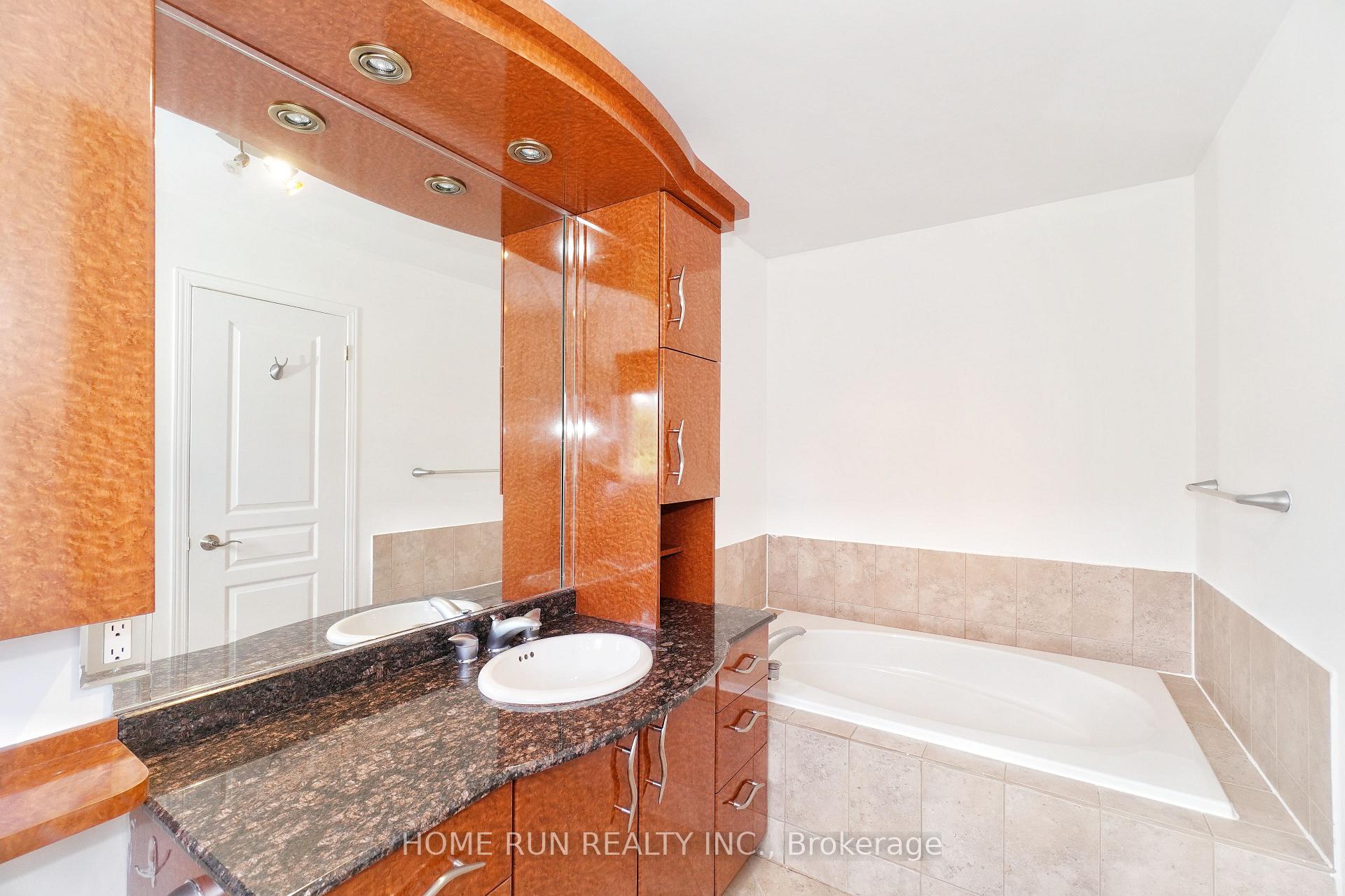 Photo 26 of 45 Scampton Drive, Ottawa, Kanata - Morgan's Grant/South March — HOMEH