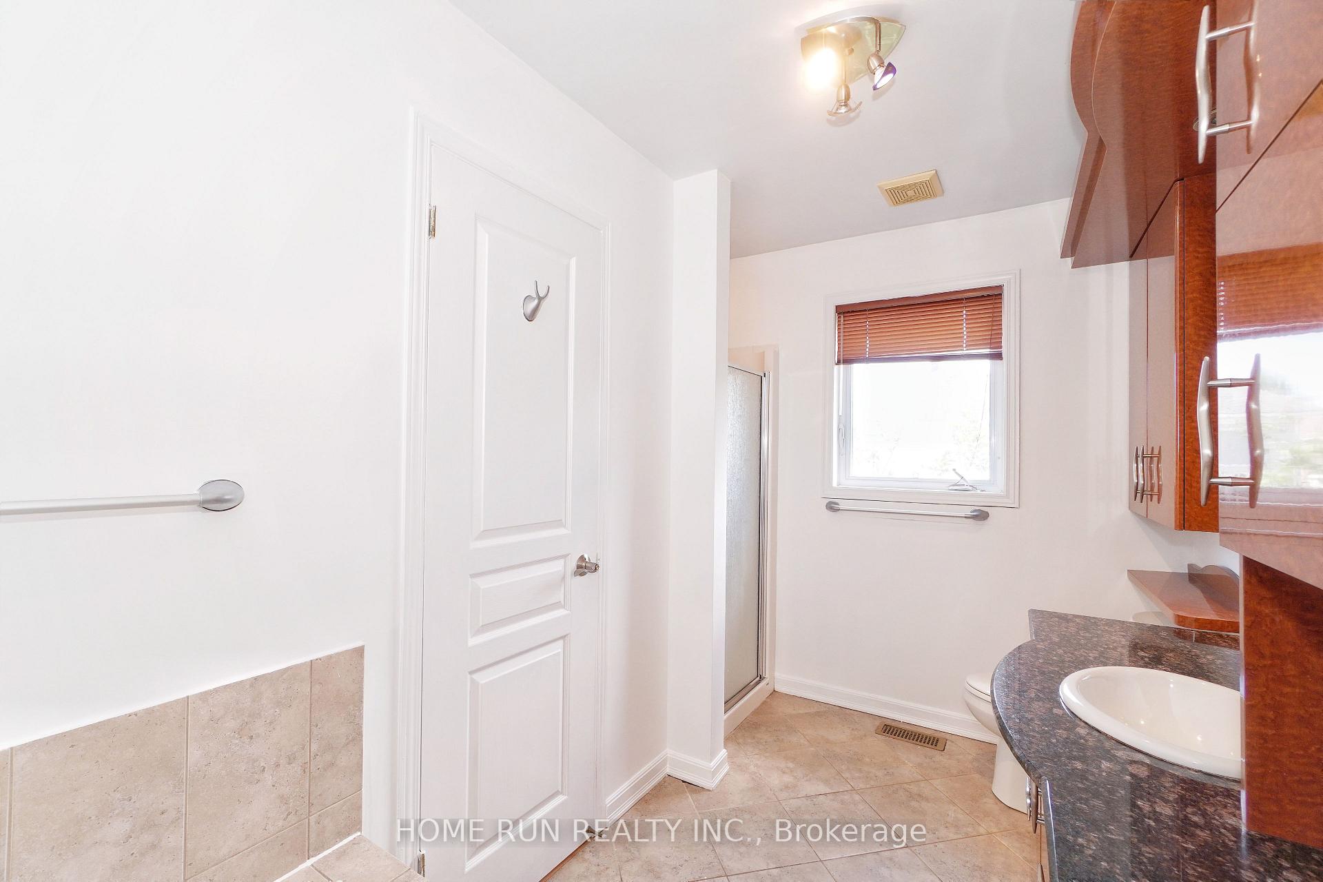 Photo 27 of 45 Scampton Drive, Ottawa, Kanata - Morgan's Grant/South March — HOMEH