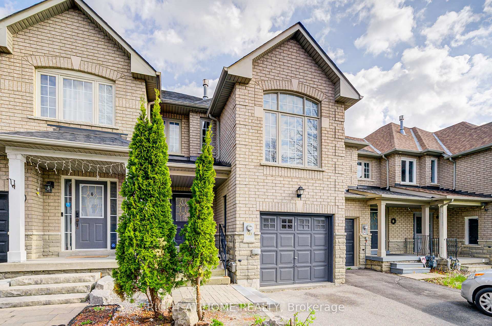 Photo 2 of 165 Trail Ridge Lane, Markham, Berczy — HOMEH