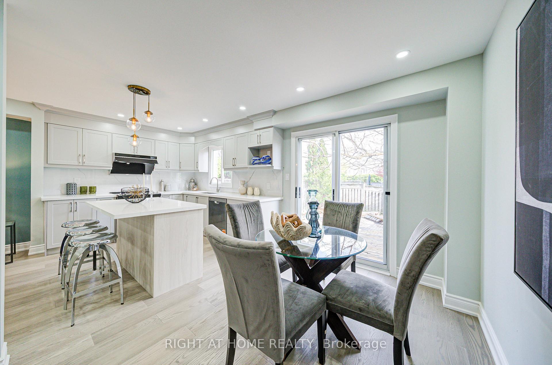 Photo 14 of 165 Trail Ridge Lane, Markham, Berczy — HOMEH
