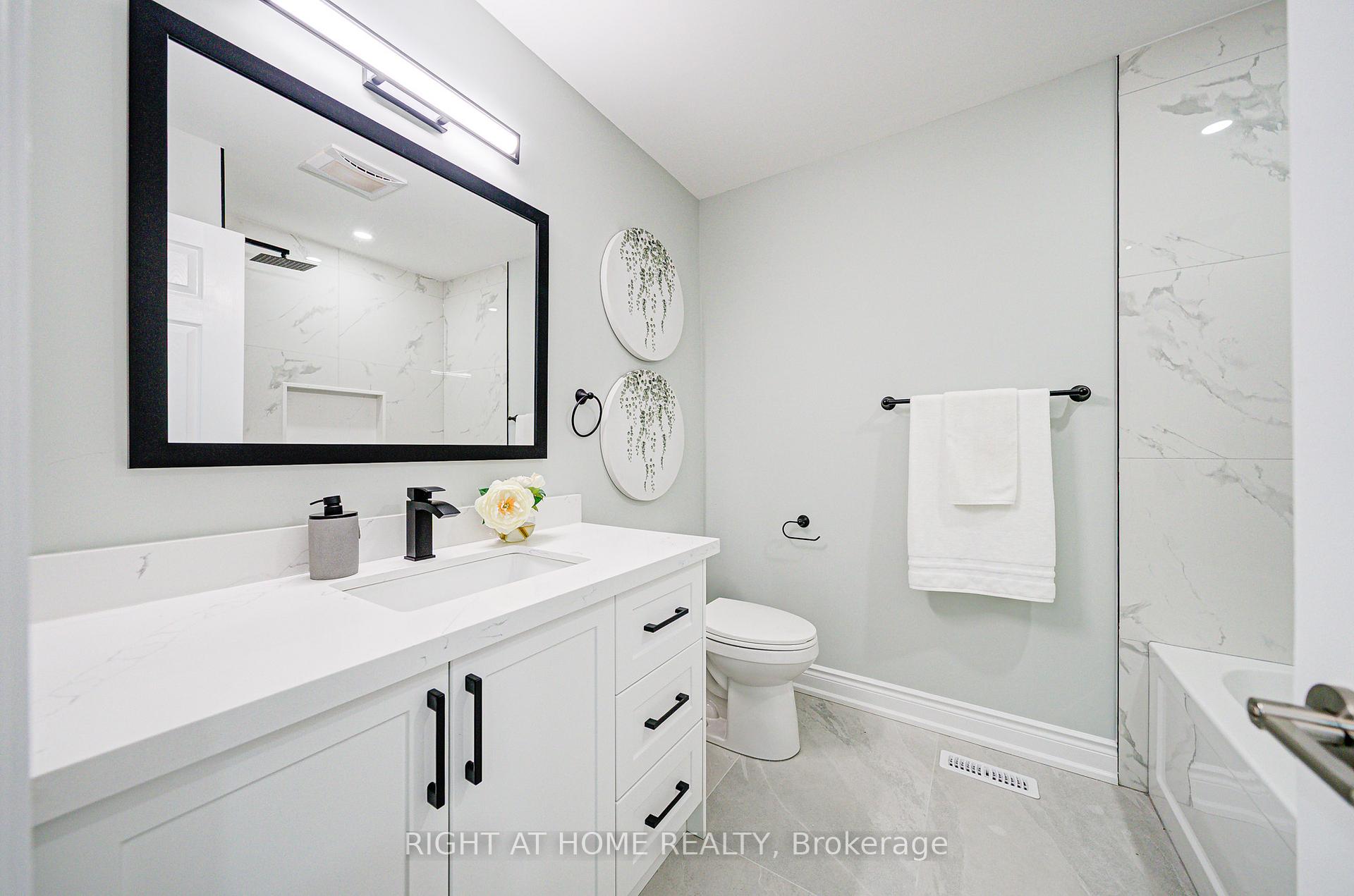 Photo 25 of 165 Trail Ridge Lane, Markham, Berczy — HOMEH