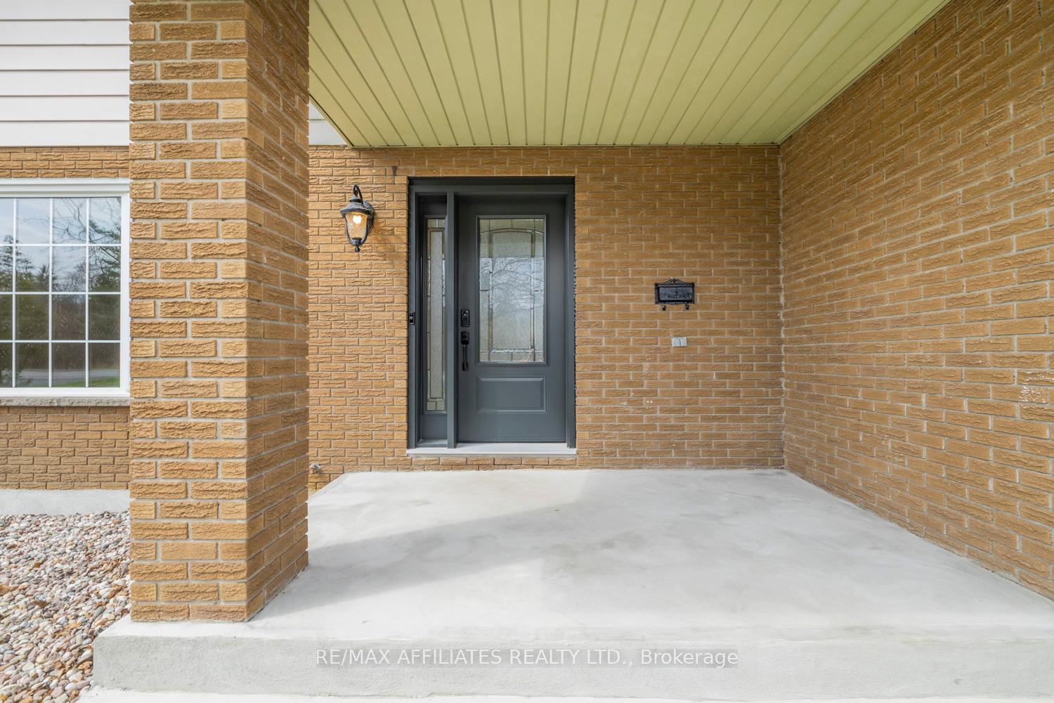 Photo 3 of 5582 Van Vliet Road, Ottawa, Manotick Long Island & Nicholls Island — HOMEH