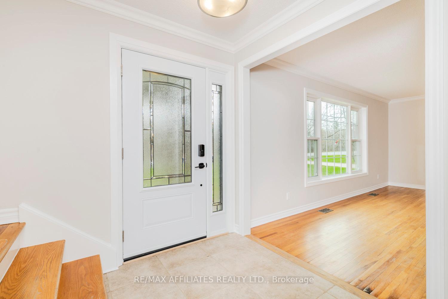 Photo 4 of 5582 Van Vliet Road, Ottawa, Manotick Long Island & Nicholls Island — HOMEH