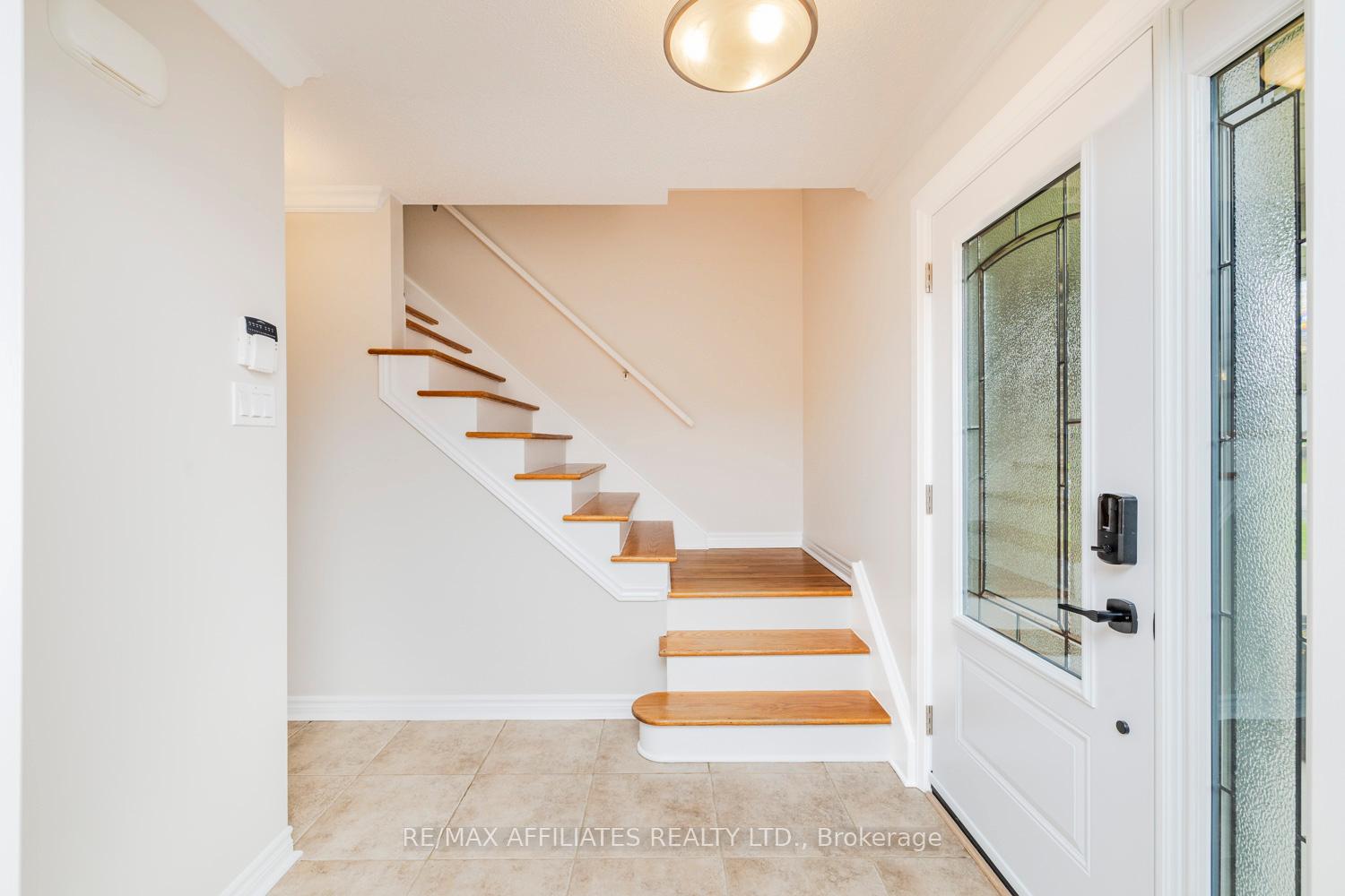 Photo 5 of 5582 Van Vliet Road, Ottawa, Manotick Long Island & Nicholls Island — HOMEH
